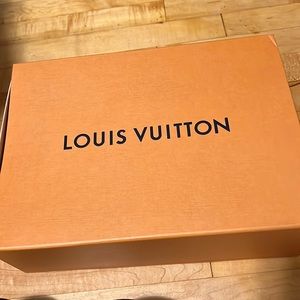 Brand new Louis Vuitton Pochette Métis handbag!!! Never used. Monogram